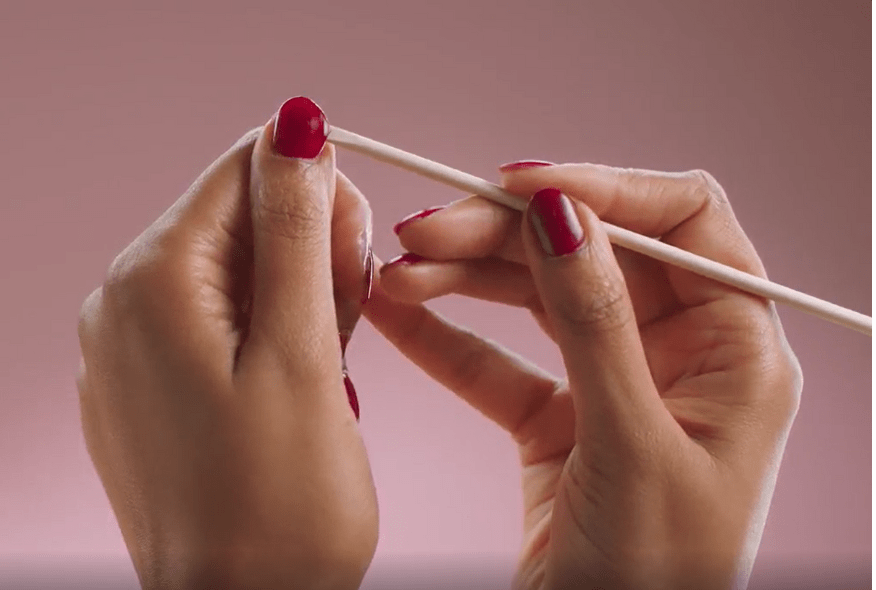 Remove gel nails like a sticker with the Peel Base